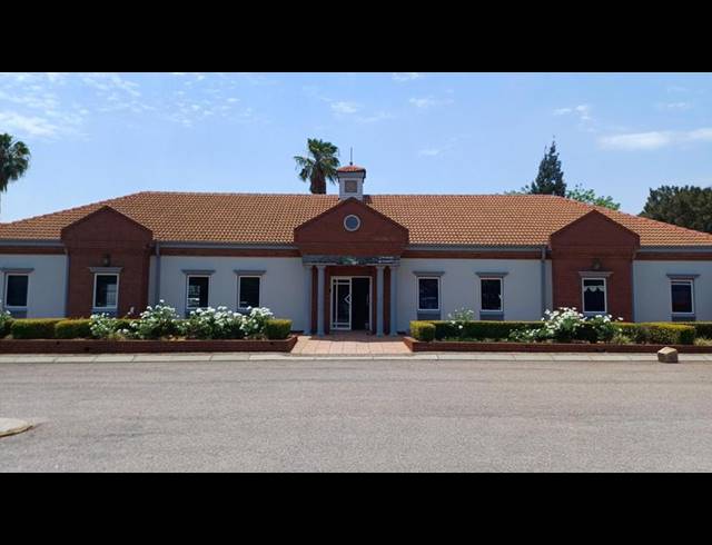 BUSINESS PROPERTY TO RENT IN DIE HOEWES